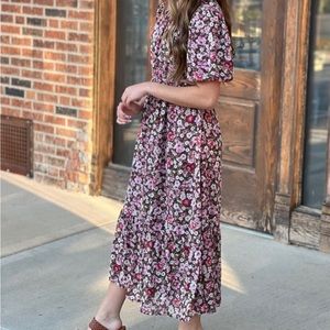 Adorable boutique dress with BEAUTIFUL back